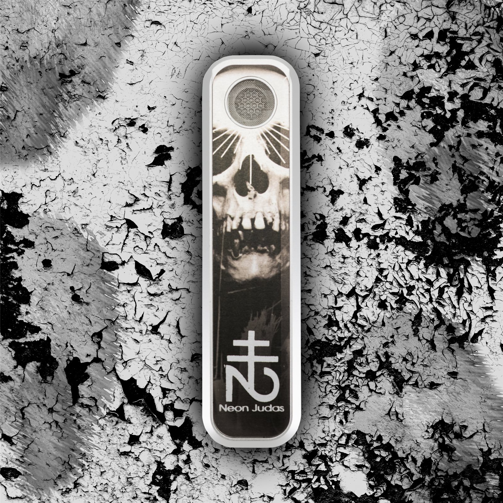 Neon Judas skull art on a Genius Pipe